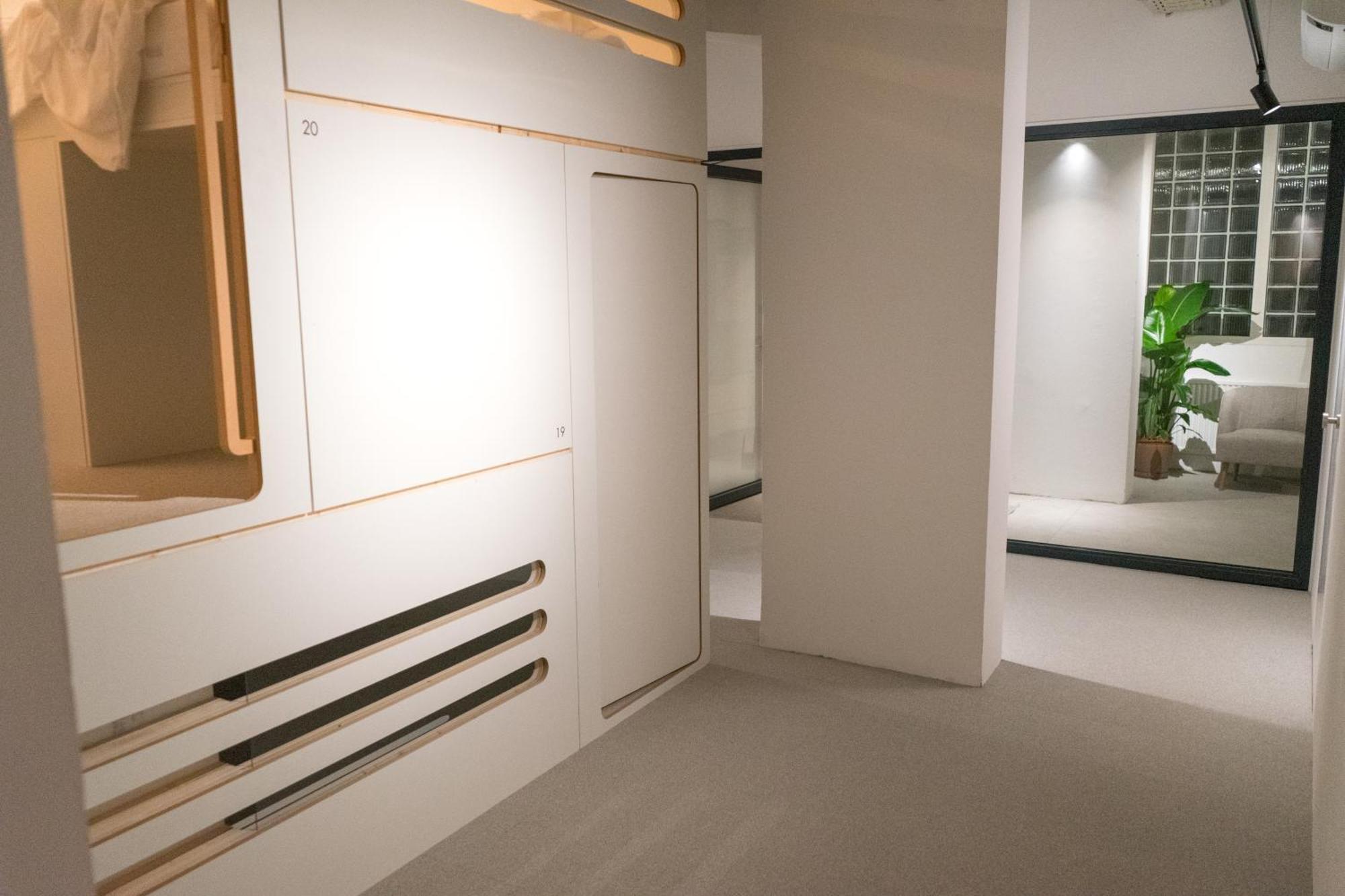 Soom Salzburg I Kapselhotel Zewnętrze zdjęcie